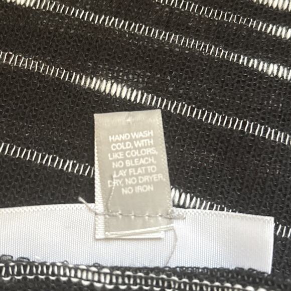 Tina Stephens Lightweight Sheer Sweater Womens Large Black White Stripes Classic - Picture 8 of 8